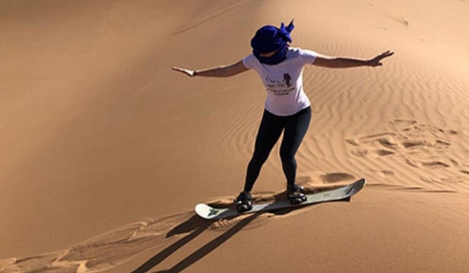 Erg Lihoudi: Overnight in luxury desert camp with Camel Ride, meals & sandboarding