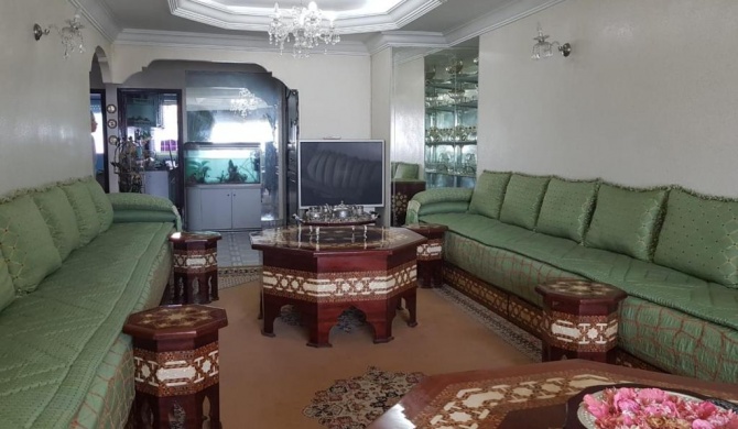 Furnished apartment in the city center and close to the sea