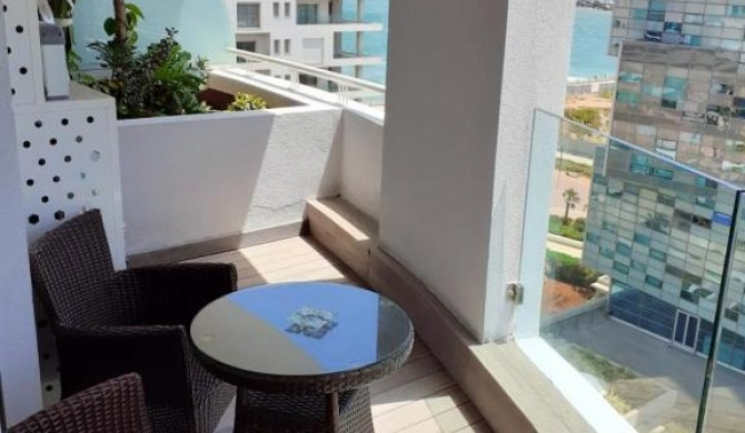 One bedroom appartement with sea view enclosed garden and wifi at Casablanca 2 km away from the beach