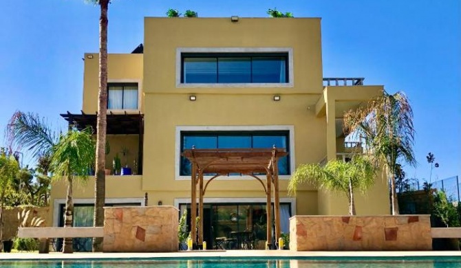 Luxury villa - Garden, pool & fitness