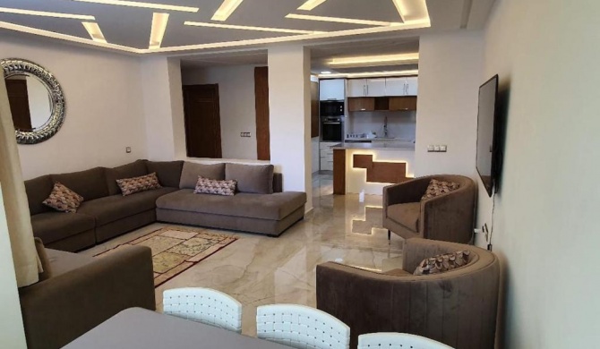 Luxury 3 Bed in Kabila with Pool - Newly Renovated