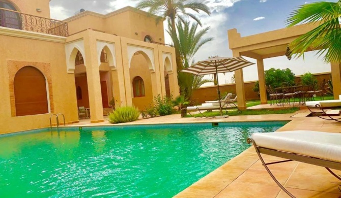 4 bedrooms villa with private pool enclosed garden and wifi at Marrakech