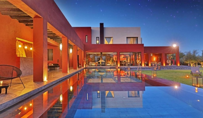 7 bedrooms villa with shared pool jacuzzi and enclosed garden at Marrakech