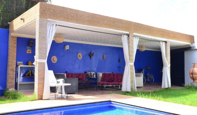 charmant étage de villa avec piscine privée.