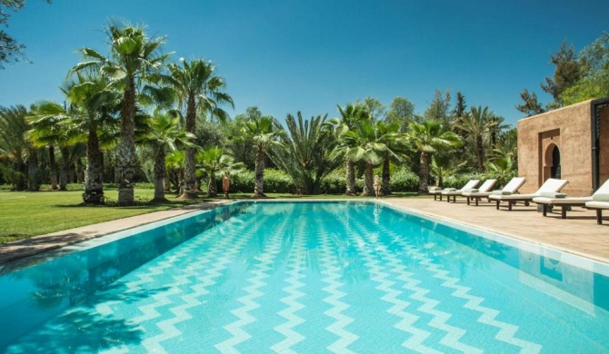 Villa Alouna en exclusivité avec piscine privée dans la Palmeraie