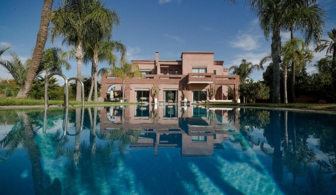 Villa Chamly en exclusivité avec piscine privée dans la Palmeraie