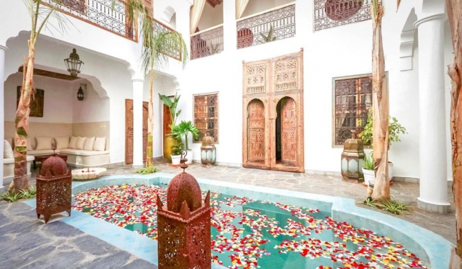 Marrakesh Villa Sleeps 14 with Pool