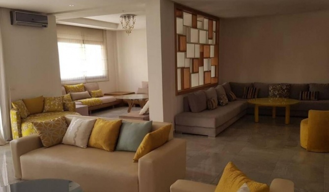 Joli Appartement meublé de 178 m2 à Agdal