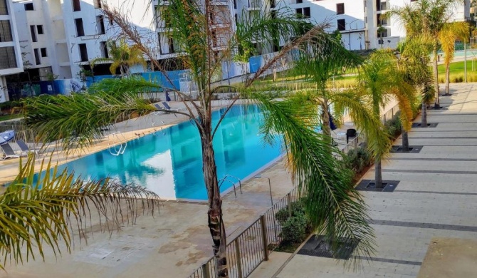 La Marina Luxury Apartment Fully Furnished Free WiFi, High Standard Residence, Swimming Pool View, Amazing Prime Location Close to Restaurants, Transport, Beach
